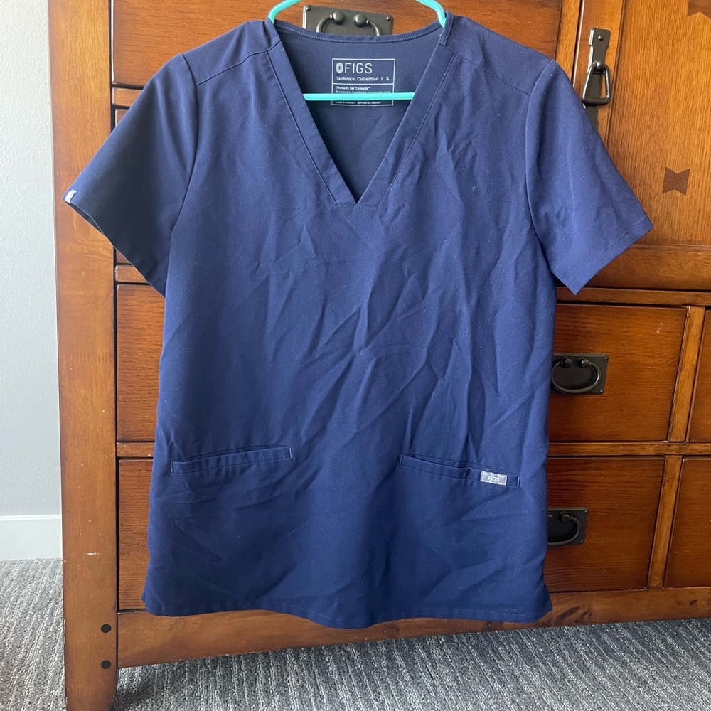 Fig’s scrub top